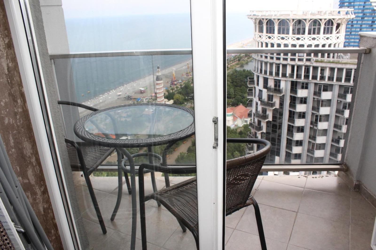 Orbi Sea Towers-Sea View Lägenhet Batumi Exteriör bild